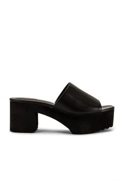 RAYE Plum Heel In Black